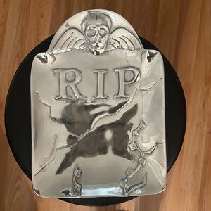 SKULL WINGS RIP METAL TOMBSTONE GRAVEYARD TRAY PLATE TRAY decor